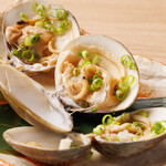 Steamed large clams with sake