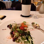 レストラン・モリエール - 全てのソースと野菜を和えて頂きます。
