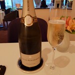レストラン・モリエール - この日のシャンパーニュ（ルイ・ロデレール・コレクション244）