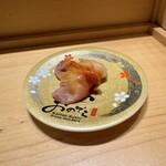 廻転鮨 銀座おのでら - 赤貝の開き握り　¥780