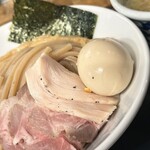 Tokkyuu Torisoba Ryuusuke - 麺