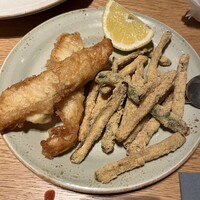 オービカ モッツァレラバー 横浜店 - グリーンアスパラガスとバッカラ（塩鱈）のフリット