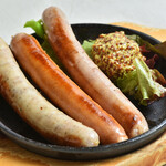 Carefully selected! Assortment of 3 types of sausages