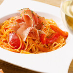 Highly recommended! Fresh tomato and Prosciutto pasta