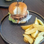 Corgi Buns Burger - ケバブ風スパイシーバーガー　ポテト