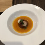 IL PLANETARIO - タコのマリネとコンソメのジュレを浮かべた野菜の冷製スープ