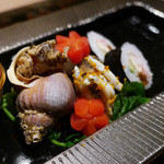 祇園　岩元 - 【八寸】  (猪口)茶振り生子  このわた共和え  など季節の品々