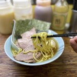 家系ラーメン まこと家 - 麺