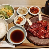 炭火焼肉 肉の匠 ひうち - 