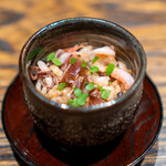 肉割烹 上 - 小丼  桜海老、 ホタル烏賊、 木の芽