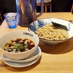 本田麺業 - 自家製手揉みつけめん 麺大盛