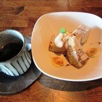 らーめんとcafe＋ベジ engawa - ホットコーヒー＆そば粉のシフォン(ある日の１４年冬ver)