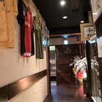 豚○商店 AISHI - 十周年とのことで、お花があちこちに飾ってあった。