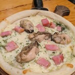 Kakimo Birumonama Ga Suki. - 牡蠣とベーコンのピザ　1099円