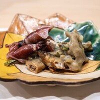 うを徳 - 2024.4 滑川産ホタルイカ冷燻 新潟産コゴミ白酢和え 琵琶湖産稚鮎山椒炊き 白味噌炊き（富良野産蕗の薹、岩手産山独活、山形産ウルイ）