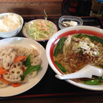 Gen - 日替りランチ
                レンコンと豚肉炒め＆台湾ラーメン