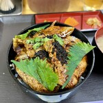 ぶた福 - しそみそ豚丼1130円。