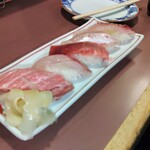 大衆酒場 まるちゃん - 地魚寿司　５カン　760円　