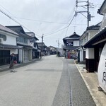 とんかつ肉料理 吉岡 - 白塗りの壁が特徴的な「八女福島」の町並み♪