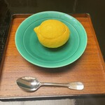 赤坂 菊乃井 - 【水物】
      綺麗な国産檸檬を使った檸檬味の杏仁豆腐、美味い❣️