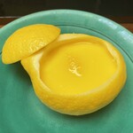 赤坂 菊乃井 - 【水物】
      杏仁豆腐　レモンカード