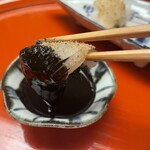 赤坂 菊乃井 - 【向付】
      ・針烏賊にわた醤油を絡ませた状態、美味い‼️悶絶級❣️