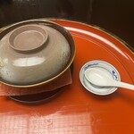 赤坂 菊乃井 - 【強肴】
      ・甘鯛桜蒸し　道明寺粉　筍　桜の花・葉　菜種　露生姜