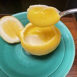 赤坂 菊乃井 - 【水物】
      杏仁豆腐　レモンカード