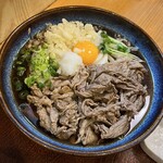 讃岐うどん はるしん - 夜の人気メニュー「肉ぶっかけうどん」ゴージャス✩.*˚