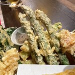 地酒と道産食材 一笑 - アスパラの天ぷら