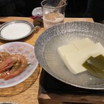 そば道 東京蕎麦style - 酔っ払い海老とお通しの湯豆腐