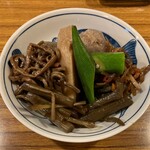 Yoshikiyuu - 山菜と野菜の煮物盛り合わせ