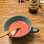 お酒とごはん しんこぺ - ビーツと生姜の冷製スープ