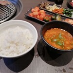 Kokusangyuu Yakiniku Kuidon - 