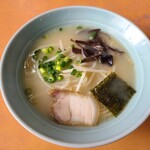 九州ラーメン 日吉 - 料理写真:ラーメン