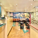 Cafe Veloce Hachioji Ten - Spacious interior with plenty of room