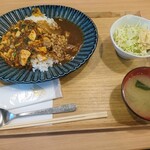 Biru Shokudou Dera - 麻婆豆腐とそばだしカレーあいがけ丼(990円)