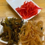 Barikiya - 卓上の高菜、もやし、紅生姜
