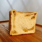 Chikori Mura Pan Koubou - 栗きんとん生食パン 断面