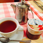 Fiore - 紅茶。珍しいピッチャータイプのティーポット(？)