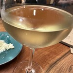 食堂TOMIDORI36 - 白ワインも辛口多め
