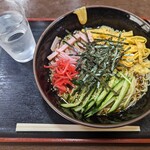そば処 満留賀 - 料理写真:冷やし中華¥800-