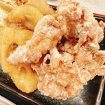 京の串揚げ 祇園囃子 Whityうめだ店 - 唐揚げ4個。