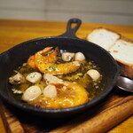 cafe&dining carpe diem - えびのアヒージョ