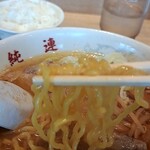 さっぽろ純連 - 森住製麺の中太縮れ麺