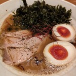 麺元素 - 麺元素濃厚醤油ラーメン、あおさ追加、煮玉子もらった(ネギ抜き)