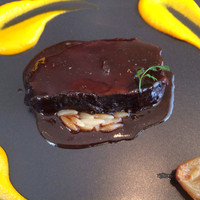 シェ オリビエ - 牛肉の煮込み。とろけるように柔らかかった。これを食べられただけで満足。