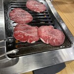 Taishuu Horumon Yakiniku Kemuriki - 