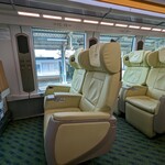 Premium Express Shima Kaze - 横３列のプレミアム車両、シートは本革(2024年4月)