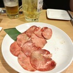 ホルモン焼肉 食道楽 - 料理写真:上タンが美味しかったです。（食べかけですみません）